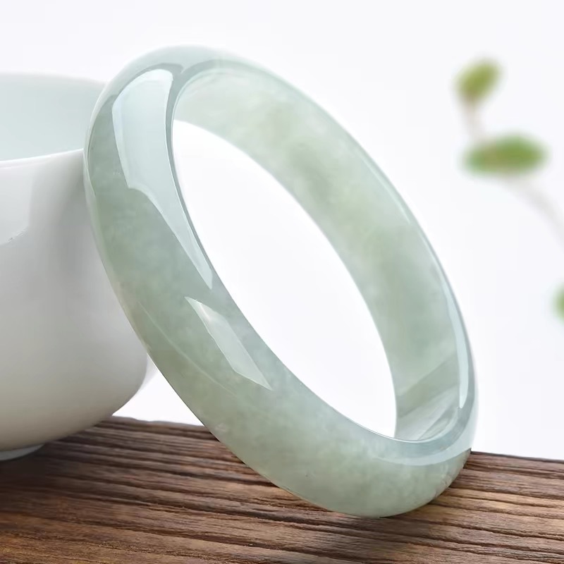 Lighting - Bracciale da donna in giadeite cerosa