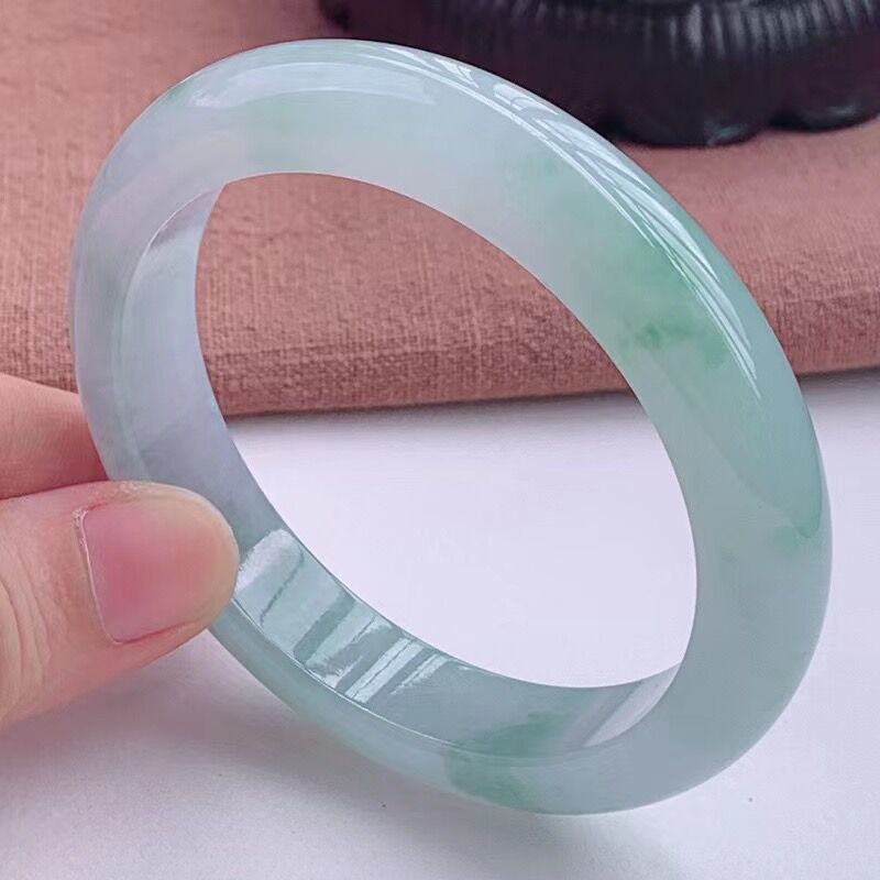 Bracciale in giadeite monocolo - Lighting recensione e prezzo