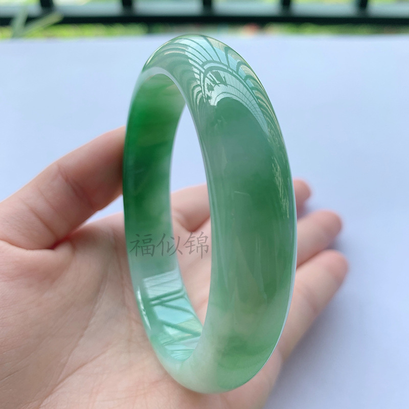 Bracciale in giadeite ghiaccia - Lighting recensione e prezzo